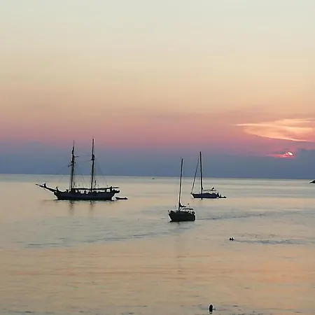 Appartamento Delizioso Attico Con Ampio Terrazzo E Garage A Due Passi Dal Mare E Dalle Cinqueterre Lt-0485 *