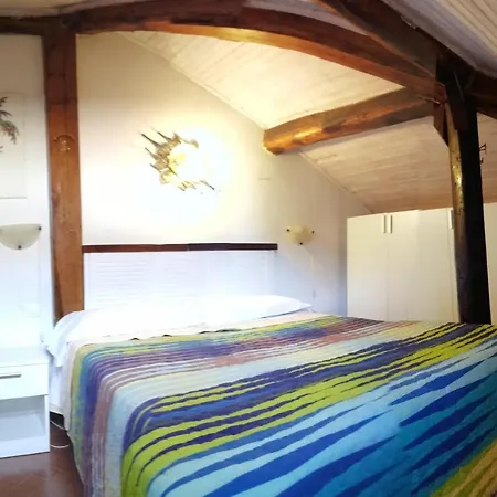 Delizioso Attico Con Ampio Terrazzo E Garage A Due Passi Dal Mare E Dalle Cinqueterre Lt-0485 * Levanto