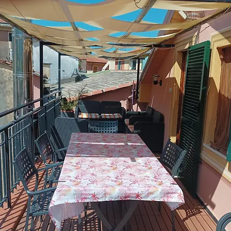 Appartamento Delizioso Attico Con Ampio Terrazzo E Garage A Due Passi Dal Mare E Dalle Cinqueterre Lt-0485 Levanto