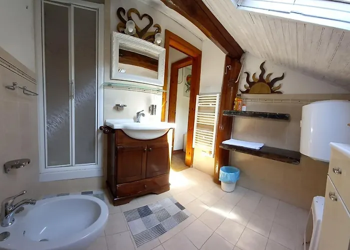 Delizioso Attico Con Ampio Terrazzo E Garage A Due Passi Dal Mare E Dalle Cinqueterre Lt-0485 Appartement Levanto