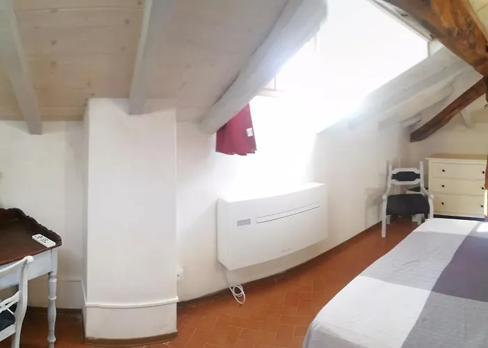 Delizioso Attico Con Ampio Terrazzo E Garage A Due Passi Dal Mare E Dalle Cinqueterre Lt-0485