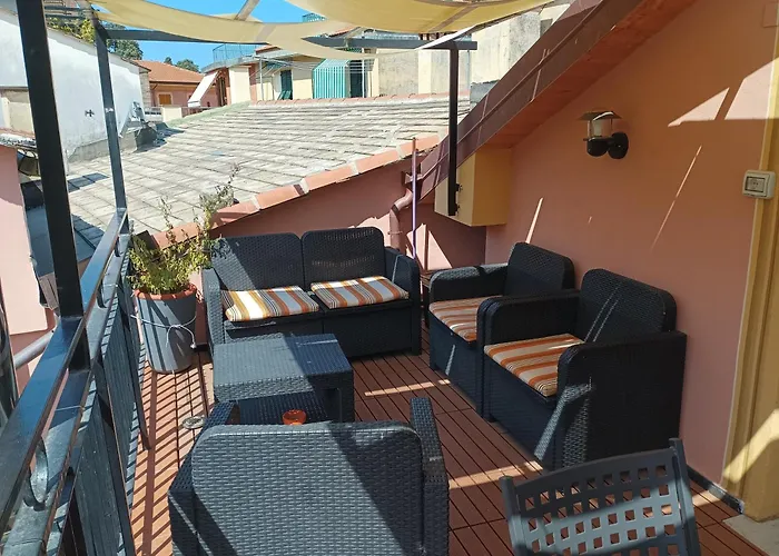 Delizioso Attico Con Ampio Terrazzo E Garage A Due Passi Dal Mare E Dalle Cinqueterre Lt-0485 *